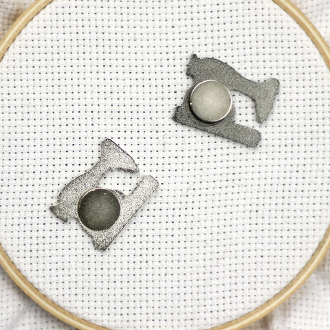 Crafty Vintage Sewing Machine Needle Minder | Featherweight Singer needle magnet | Treadle Sewing Machine Magnetic Magnetic Needleminder|