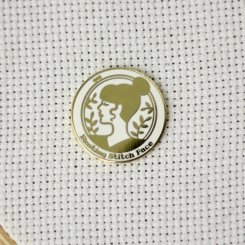 Resting Stitch Face Yellow Gold Magnetic Needle Minder