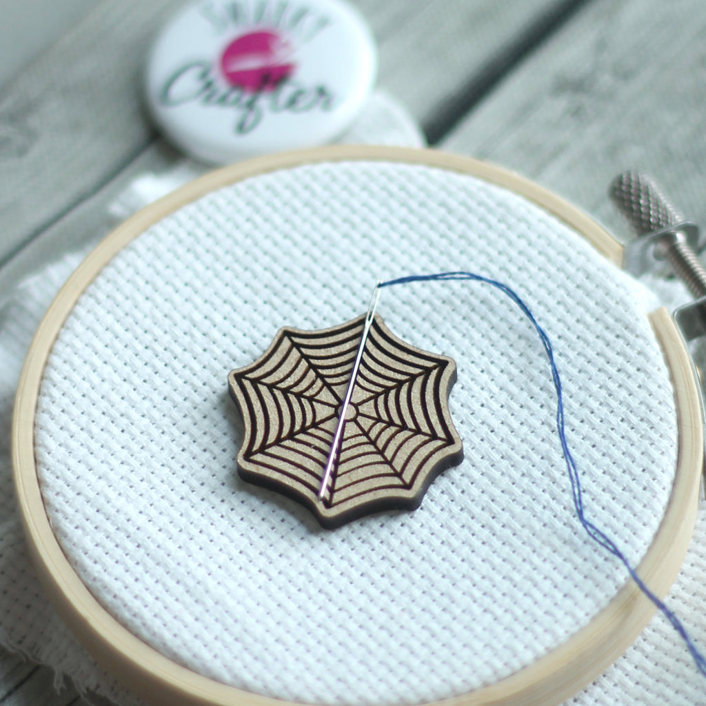 Halloween Spider Web Engraved Wooden Needle minders