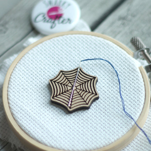 Halloween Spider Web Engraved Wooden Needle minders