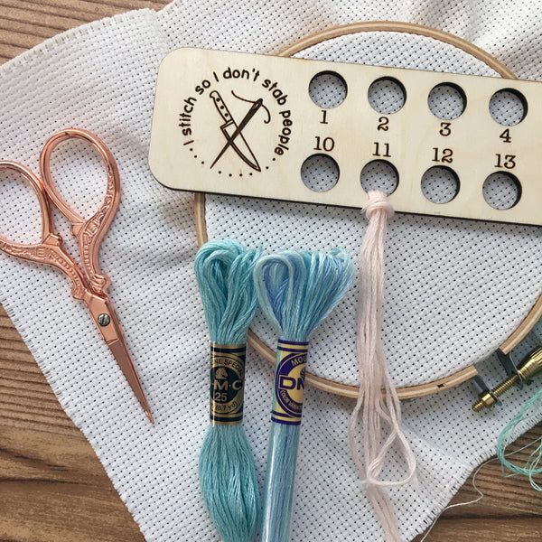 CHAT] This floss organizer saves me so much time. I particularly like that  you can park threaded needles. Clutch for confetti sections! : r/CrossStitch