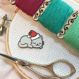 Sleepy Christmas Kitty Magnetic Enamel Needle Minder