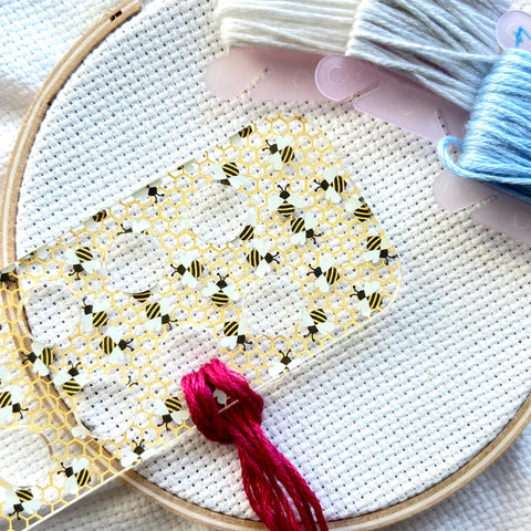 Acrylic Bees & Honeycomb Embroidery Floss Organizer for 20 Colors | Beehive Transparent Thread Holder