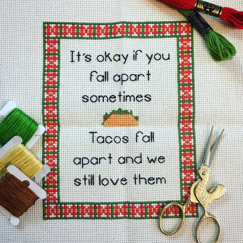 Snarky Christmas Sayings Counted Cross Stitch Pattern Book: Funny Holiday  Snark Great for Beginners