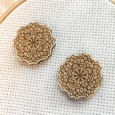 Floral Mandala Engraved Wooden Needle Minders